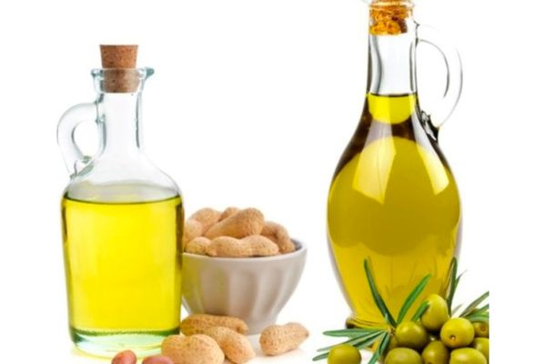 Groundnut Oil vs. Olive Oil